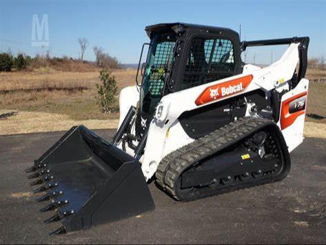 Bobcat T76 Comptact Skidsteer